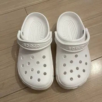 [미사용 새상품] Crocs 화이트 샌들 23~24cm 상당