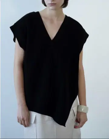 CLANE/ W FACE ASYMMETRY KNIT VEST
