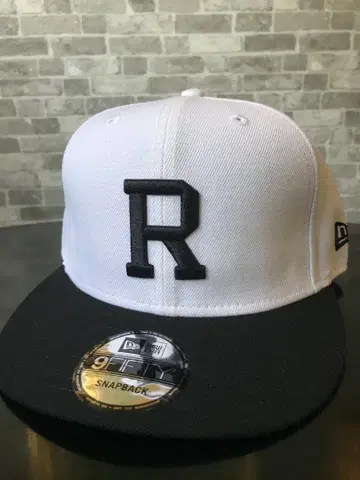 NEWERA x RON HERMAN 스냅백 캡 R 블랙 화이트