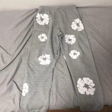Denim Tears 스웨트 팬츠
