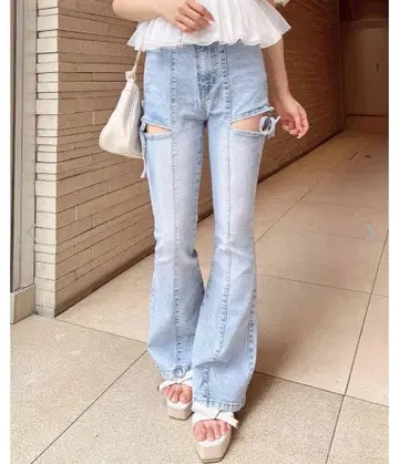 INGNI 사이드 리본 컷 아웃 플레어 데님 팬츠 M 사이즈