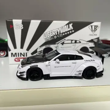미니 GT / LB 워크스 닛산 GT-R 화이트 68