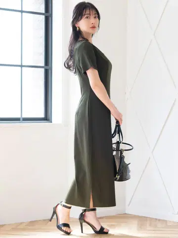 overE 컷 롱 원피스