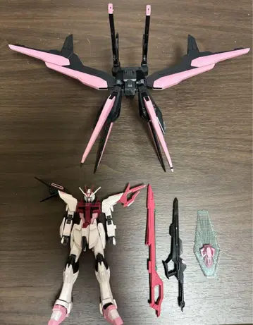 HG 건담 퍼펙트 스트라이크 프리덤 루즈