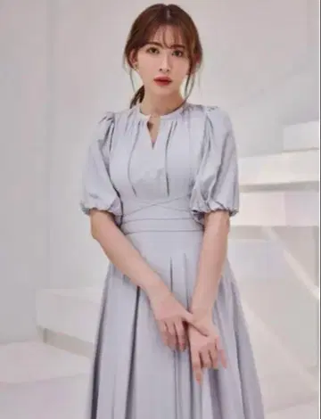 헤르립토 분수 레이스 업 보우 드레스
