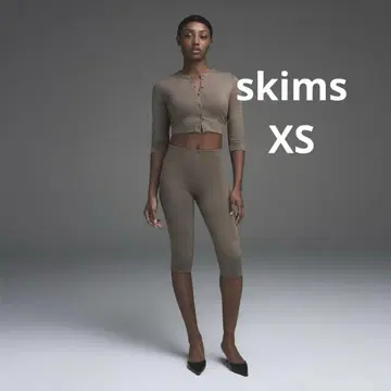SMOOTH LAYERS CAPRI TRUFFLE 스킴스 카프리 팬츠