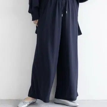 새상품급 LEPSIM 멀티 메리트 카르제 와이드 팬츠 네이비