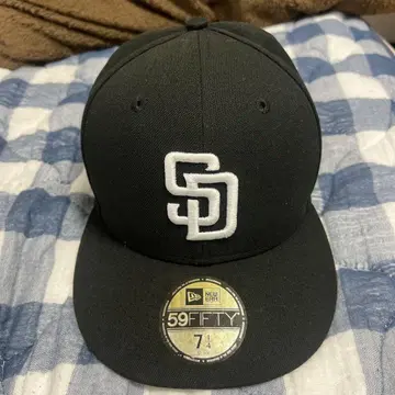 NEWERA 파드리스 캡