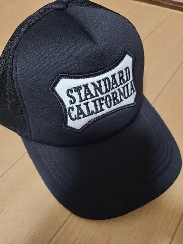STANDARD CALIFORNIA 블랙 캡