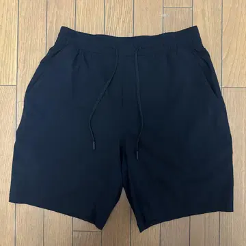 LULULEMON 남성용 숏팬츠 M 사이즈 블랙
