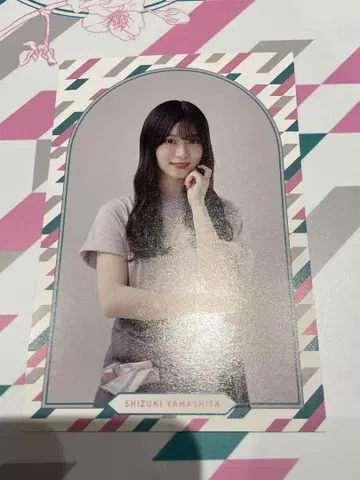 사쿠라자카 카페 콜라보 메뉴 주문 혜택 엽서 야마시타 시즈키