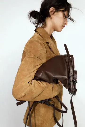 새상품 ZARA / 버클 디테일 버킷 백