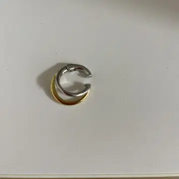 ete 허그 이어링 한쪽