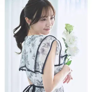 tocco closet 플라워 모듬 프린트 빅 카라 플리츠 원피스