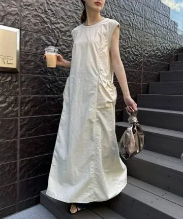 차오패닉 티피 나일론 드로스트 포켓 볼륨 원피스