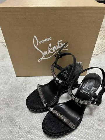 Christian Louboutin 블랙 샌들