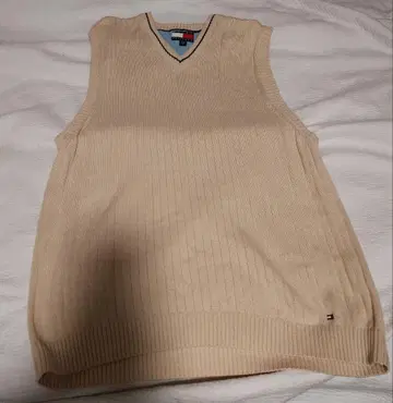 Tommy Hilfiger 베이지 V넥 베스트