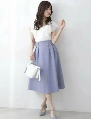 새상품! PROPORTION BODY DRESSING 프론트 턱 스커트