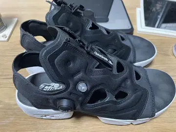 Reebok 인스타펌프 퓨리 샌들 지퍼
