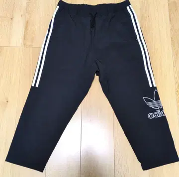 새상품급 adidas 3 라인 캐주얼 팬츠 L 사이즈 블랙
