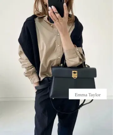 Emma Taylor 펄 버튼 오버 사이즈 셔츠 베이지