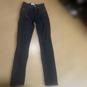 블랙 데미지 스키니 데님