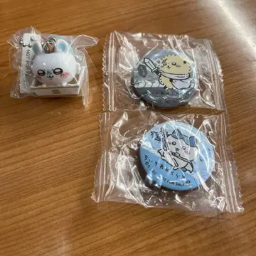 치이카와 쿠라스시 모몽가 키링 하치와레 랏코 캔뱃지