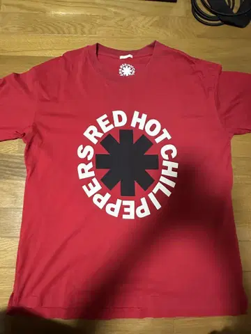 RED HOT CHILI PEPPERS 티셔츠 레드