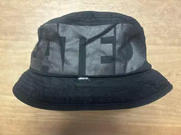 언디피티드 블랙 로고 버킷 햇
