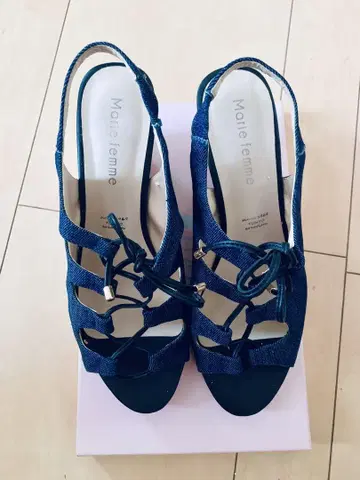 Marie femme 데님 블루 웨지 샌들