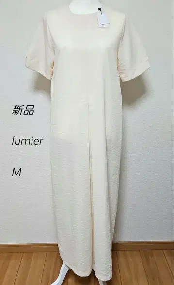 새상품 lumier 루미에 프론트 턱 원피스 M 아이보리