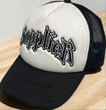 Supplier 트래커 캡 화이트/블랙