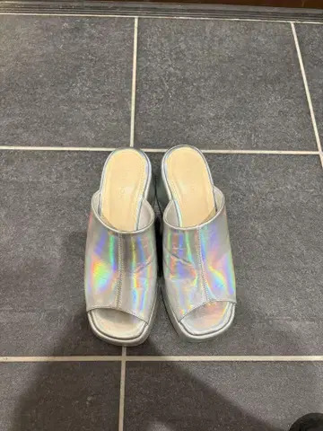 MOUSSY 실버 힐 샌들