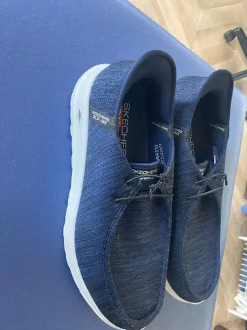 스케쳐스 GOwalk max free hands