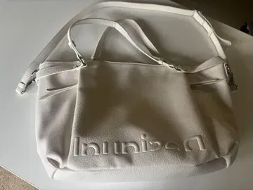 Desigual 화이트 가죽 느낌 숄더백