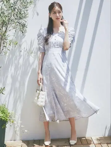 tocco closet 라인 플라워 프린트 개더 슬리브 머메이드