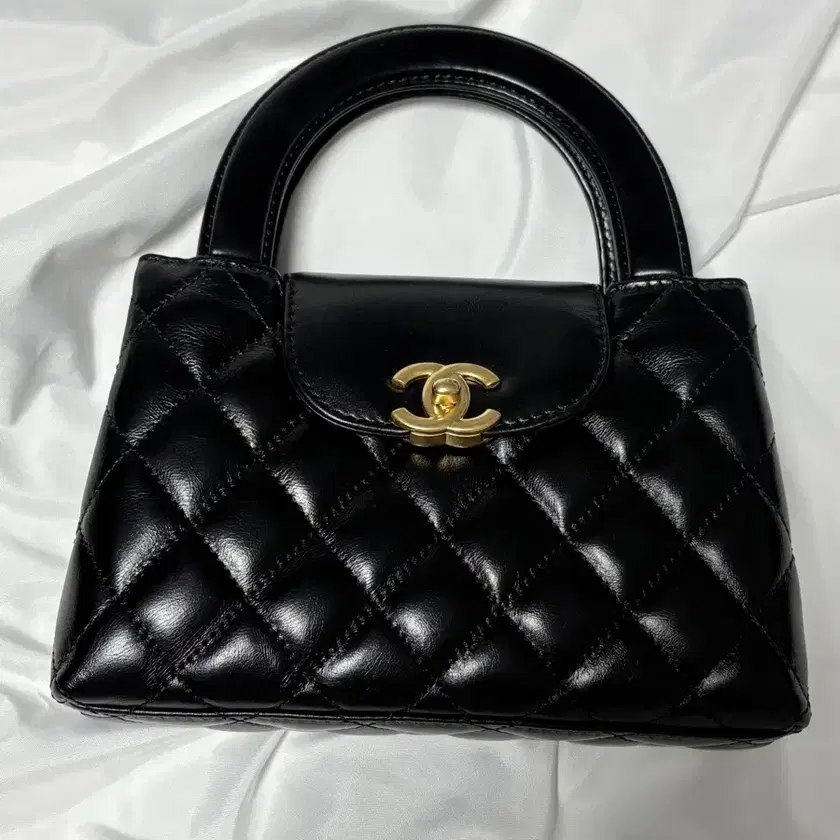 CHANEL | 샤넬 Chanel Kelly Bag Black Leather Small on