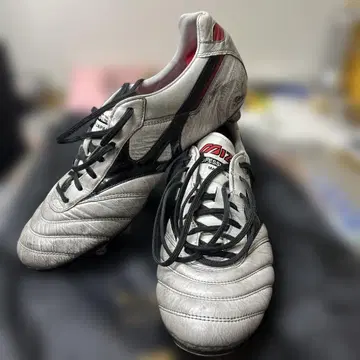 Mizuno Morelia Neo II 축구화