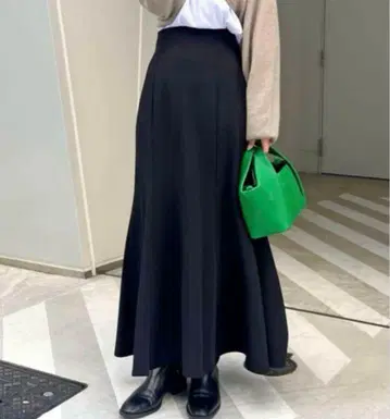 카프리슐레 마쥬 머메이드 스커트