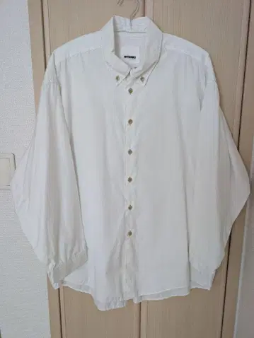 MYTHINKS L/S 버튼 다운 셔츠