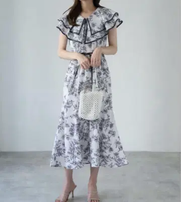 tocco closet 리본이 달린 플라워 토르노 주이 프린트 원피스