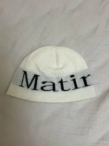 Matir Kim 로고 비니