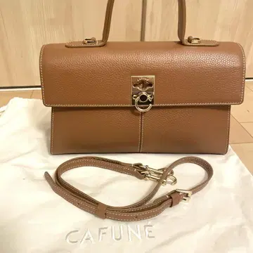 Cafune 미디엄 스탠스