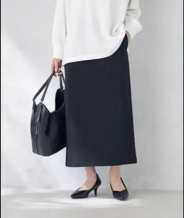 a.v.v 이번 시즌 하이퍼 스트레치 내로우 스커트 42