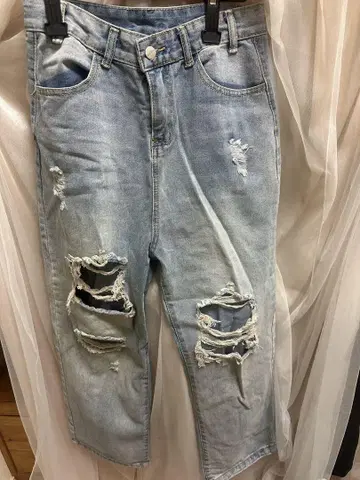데미지 가공 루즈핏 데님 팬츠