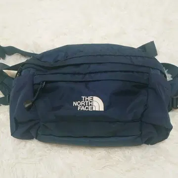 노스페이스 바디백 네이비 새상품급
