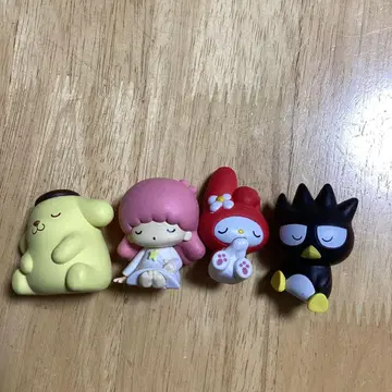 어깨 쿵 Fig. 산리오 캐릭터즈 4개 세트