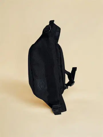 블랙 메쉬 바디 백