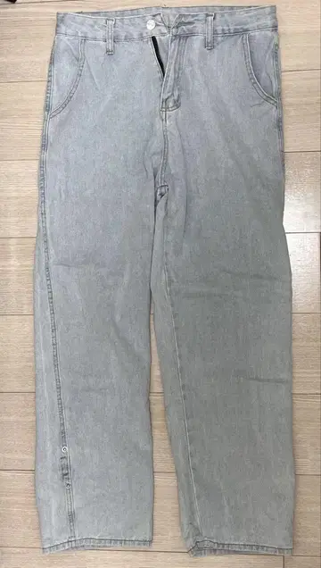 와이드 실루엣 롤업 빈티지 워시 오버다이 데님 팬츠