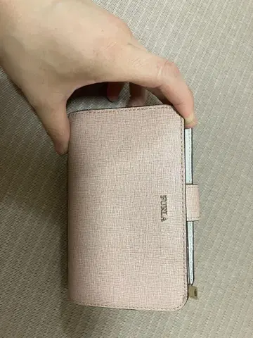 FURLA 핑크 접이식 지갑